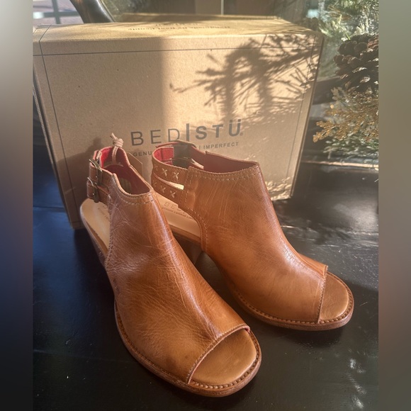 BED|STU Women's Tan Leather Mules with Red Accents - Picture 2 of 3